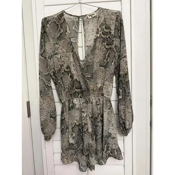 Show Me Your Mumu gray snakeskin print romper size Small - Picture 2 of 8